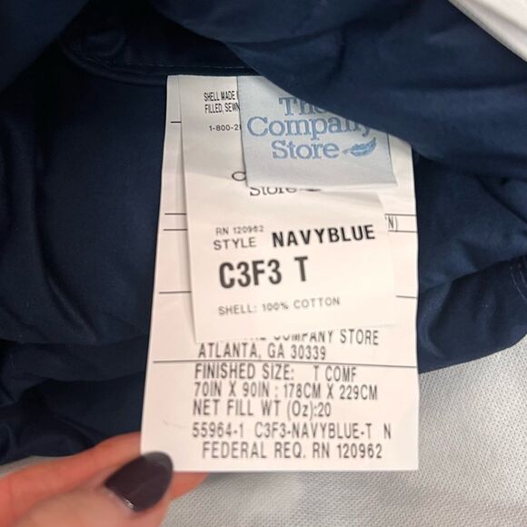 The Company Store LaCrosse Down Light Warmth Comforter, Twin in Navy Blue. New! - Picture 7 of 16